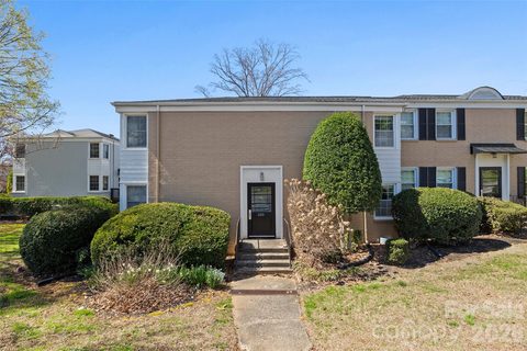 520 Wakefield Drive sold home in Selwyn Village, Charlotte, NC