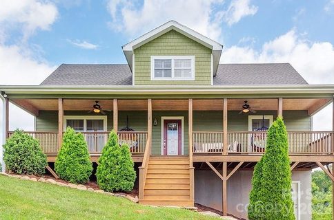 216 Reilly Drive sold home in Red Oak Plantation, Leicester, NC