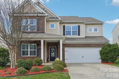 5016 Riverdale Drive active home in Berewick, Charlotte, NC