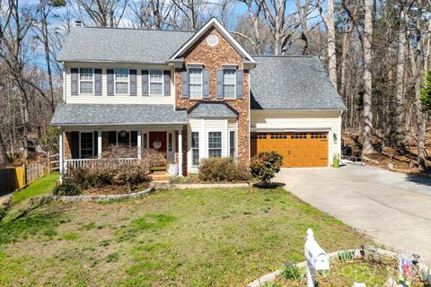 13702 Chambray Lane active home in Wiltshire Manor, Charlotte, NC