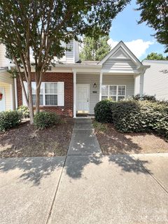 212 Primrose Walk