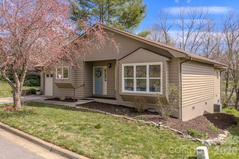 4 Hedgerose Court sold townhome in Hawthorne, Asheville, NC