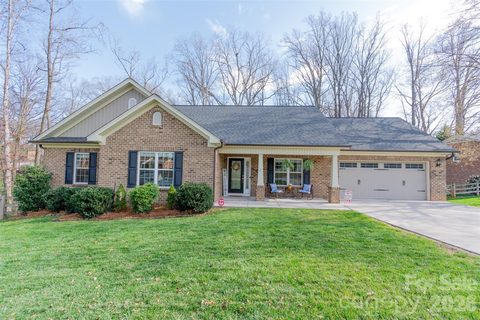 6729 Rollingwood Drive sold home in Meadowbrook, Clemmons, NC