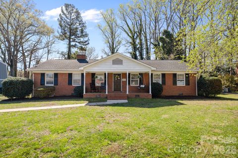7614 Rolling Hill Road sold home in Lake Forest, Charlotte, NC