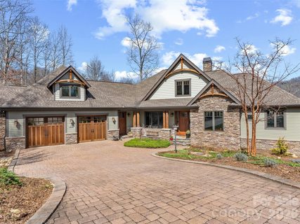 276 Stone Valley Way pending home in Oleta Falls, Hendersonville, NC
