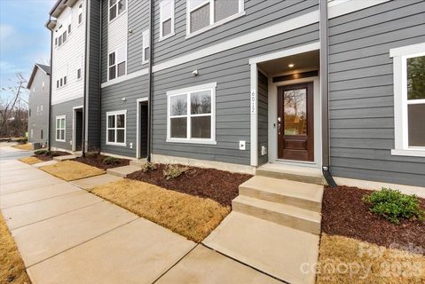 6012 Pivot Court pending home in Context At Oakhurst, Charlotte, NC