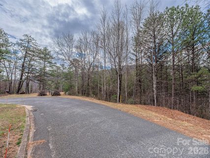 102 Trillium Lane active home in Creston, Black Mountain, NC