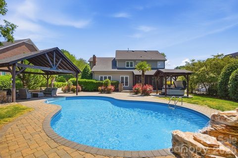 1522 12th Fairway Drive sold home in Foxlaire, Concord, NC