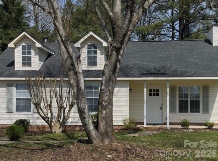 1225 Eagles Landing Drive pending home in Eagle Nest, Charlotte, NC