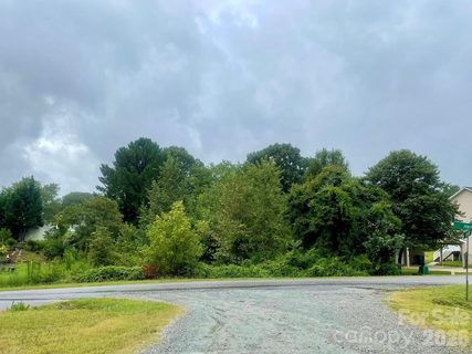 248 Katherine Drive pending home in Lakehaven Estates, Denver, NC