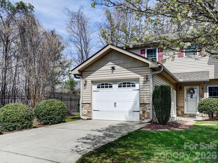 7 Mahogany Road pending home in Lake Julian Trails, Arden, NC
