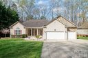 2725 Lakeview Circle sold home in Matthews, SC