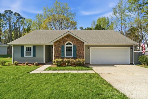 2909 Oakcroft Drive sold home in Oakcroft, Matthews, NC