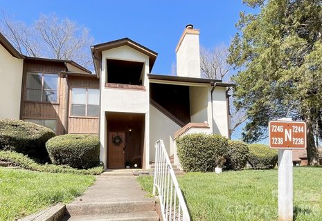 7236 Winery Lane active condo in Brandywine, Charlotte, NC