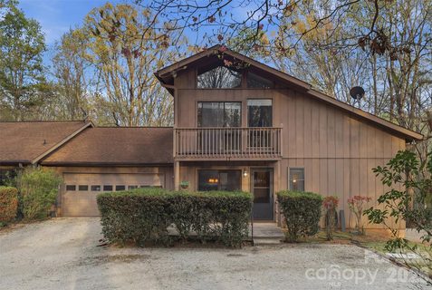 17 Knoll Drive active home in Morgan Chapel Village, Columbus, NC