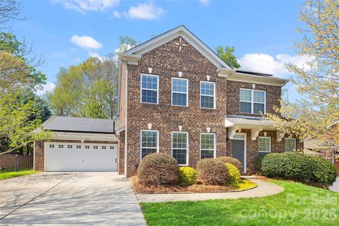 7921 Rolling Creek Court sold home in Springbrook, Charlotte, NC