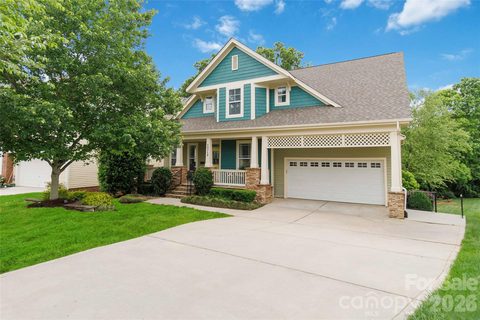 Previously sold for $734,700