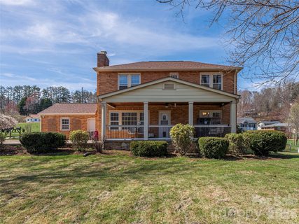 20 Zemery Lane active home in Hillside Terrace, Waynesville, NC