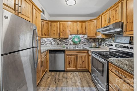 2636 Park Road active home in Dilworth Edge, Charlotte, NC