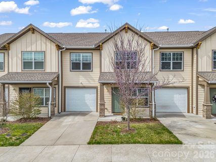 1106 Lynwood Forest Road pending home in Baldwin Commons, Arden, NC