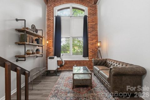 201 S Hoskins Road active home in Foxridge Lofts, Charlotte, NC