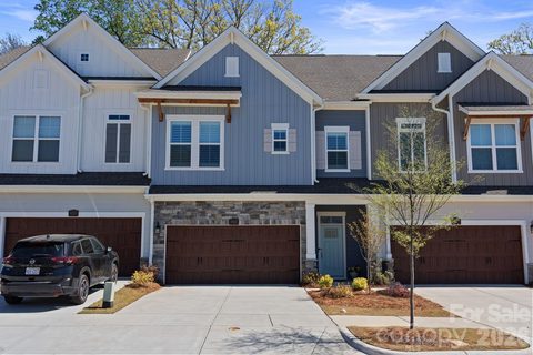 9043 Charles Francis Lane active townhome in The Retreat At West Catawba, Cornelius, NC