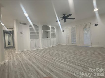1323 Queens Road