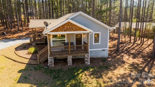 386 Sunset Drive sold home in Hillcrest, Mill Spring, NC