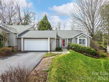 20 Cedarcliff Circle active townhome in Laurel Place, Asheville, NC