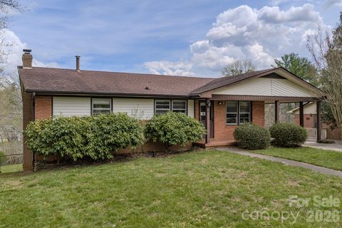 8 Summit Drive sold home in Mountain View, Arden, NC