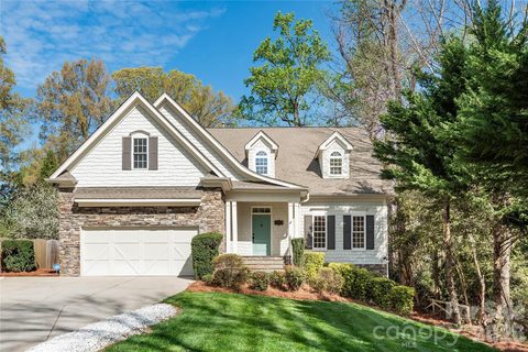 939 Linda Lane active home in Cotswold, Charlotte, NC