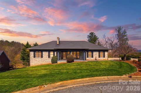 514 Golfview Court sold home in Woodridge Estates, Lenoir, NC