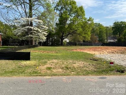 110 Heathwood Road active home in Cotswold, Charlotte, NC