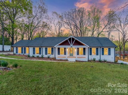 1632 Burtonwood Circle active home in Burtonwood, Charlotte, NC