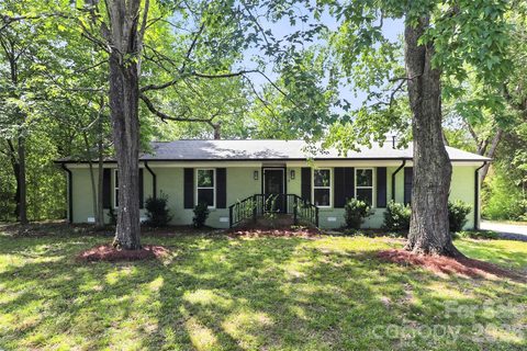 2018 Country Court active home in Dutchman Heights, Rock Hill, SC