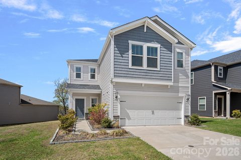 11935 Red Leaf Drive active home in Larkhaven Hills, Charlotte, NC