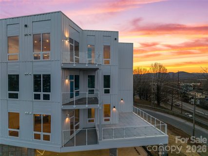 Previously sold for $899,990