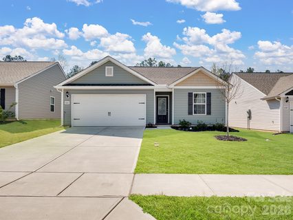 662 E Lamorak Place active home in Knights Bridge, Richburg, SC