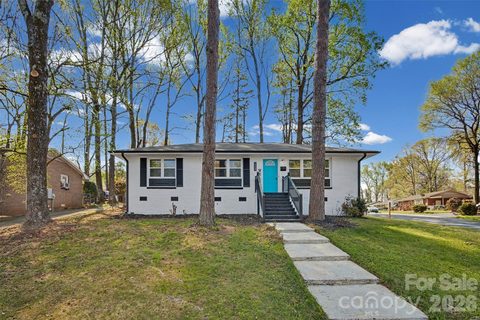 553 Derrydowne Drive sold home in Hidden Valley, Charlotte, NC