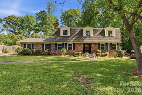 6824 April Lane sold home in Ravenwood, Charlotte, NC