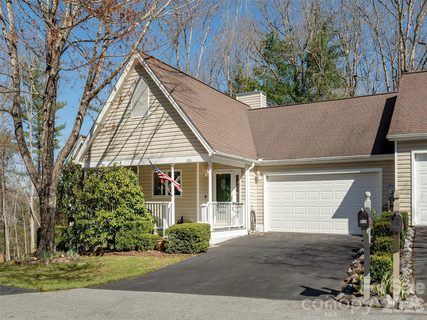 206 Black Oak Lane active townhome in Carriage Park, Hendersonville, NC