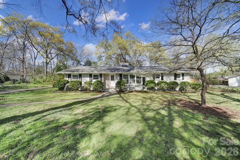 Homes in Ravenwood, Pineville