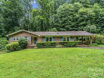 103 Maplewood Lane pending home in Oakwood Forest, Marion, NC