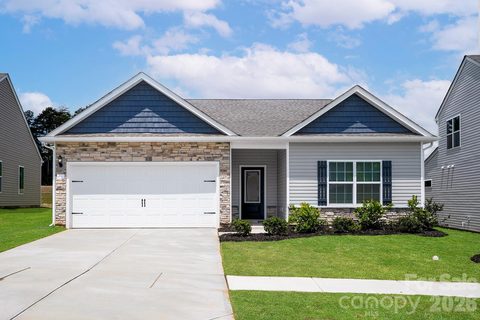 6721 Fairford Drive active home in Ascot Woods, Charlotte, NC
