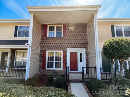 1022 Surry Lane sold home in Ferrington Place, Gastonia, NC