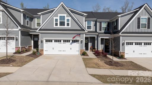 910 Prince Garrett Way pending townhome in Rivercross, Denver, NC