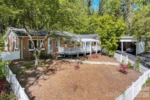 121 Wells Street pending home in Felix Lake, Hendersonville, NC