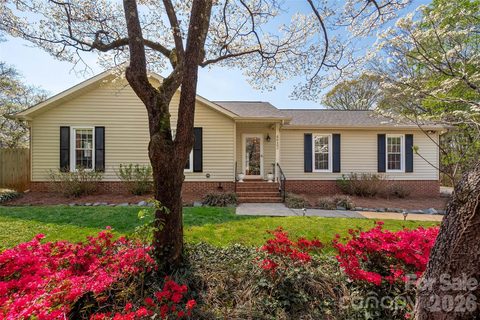 4932 Foxden Court sold home in Tarawoods, Charlotte, NC