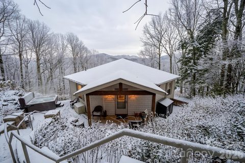114 Deerwood Trail sold home in Seven Devils Resort Property, Seven Devils, NC