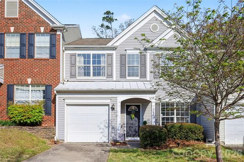 6930 Beverly Springs Drive pending home in Beverly Crest, Charlotte, NC